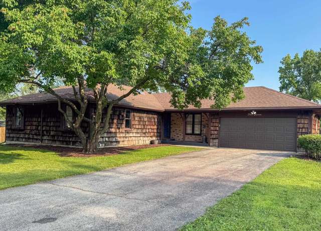 Property at 511 E Warren St, Rockton, IL 61072, 3 beds, 2.5 baths