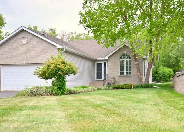 Property at 4022 Pepper Dr, Rockford, IL 61114, 3 beds, 3 baths