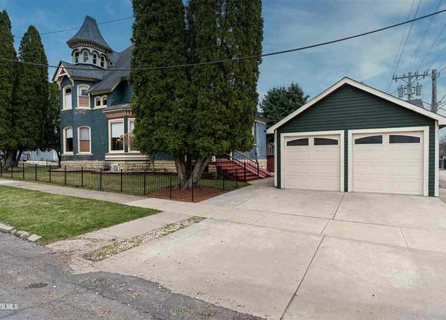 Property at 39 3rd St, Savanna, IL 61074, 3 beds, 1.5 baths