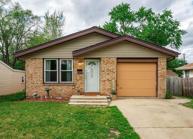 Property at 1607 Barton Blvd, Rockford, IL 61103, 3 beds, 1.5 baths