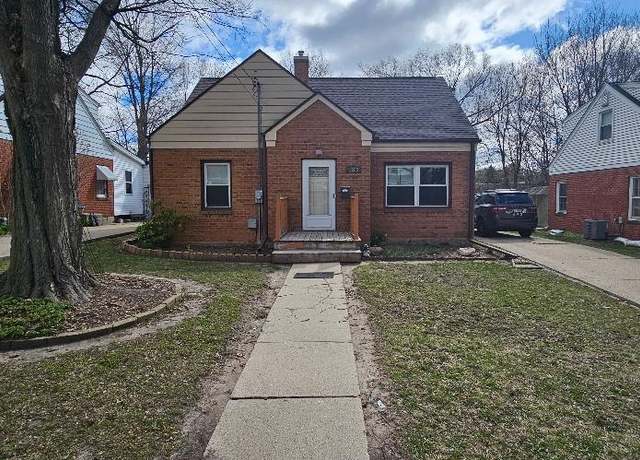 Property at 1208 21st St, Rockford, IL 61108, 3 beds, 1 bath