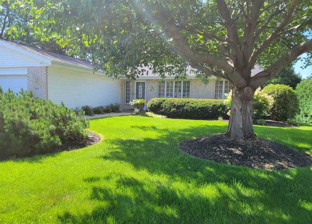 Property at 862 Brandy Bend Rd, Roscoe, IL 61073, 3 beds, 3 baths