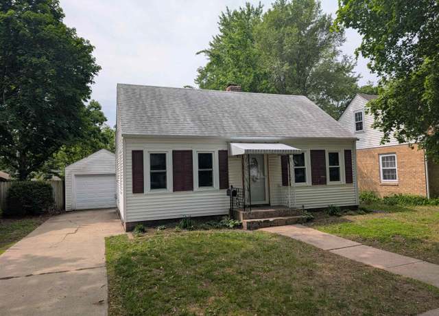 Property at 2816 Kenmore Ave, Rockford, IL 61101, 3 beds, 1 bath