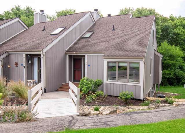 Property at 125 Plum Cove Dr, Galena, IL 61036, 3 beds, 3 baths
