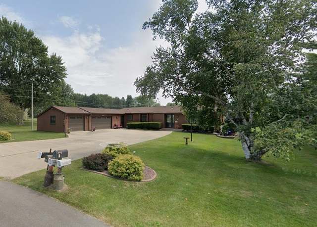 Property at 2155 Oriole Dr, Freeport, IL 61032, 3 beds, 1.5 baths
