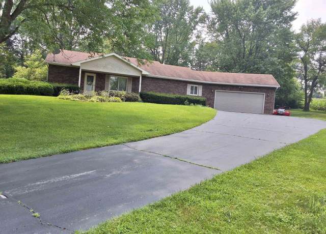 Property at 247 Edgewood Ln, Belvidere, IL 61008, 2 beds, 2 baths