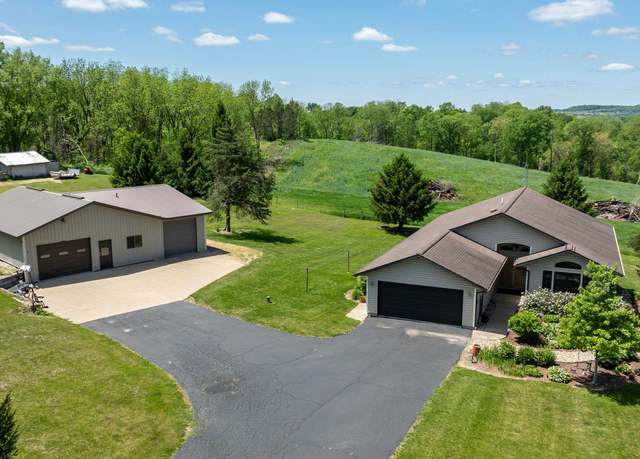 Property at 3212 S Apple River Rd, Elizabeth, IL 61028, 4 beds, 3 baths