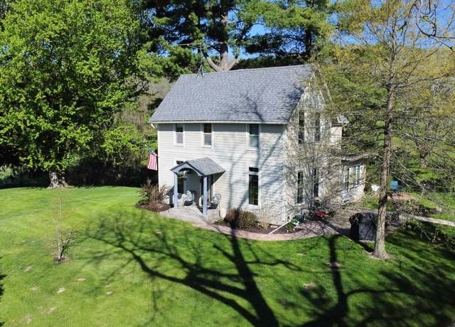 Property at 11962 Oakton Rd, Savanna, IL 61074, 3 beds, 2 baths