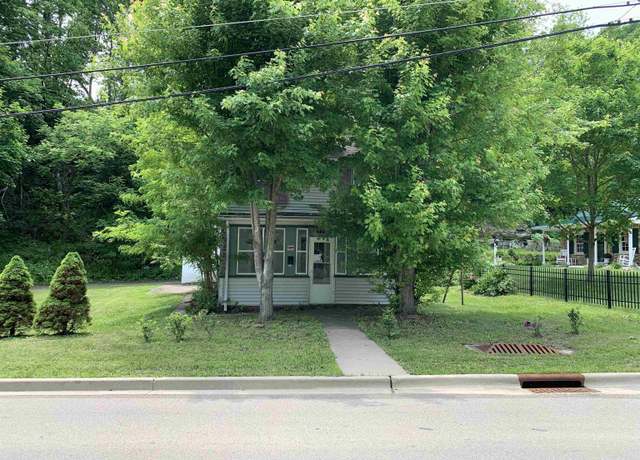 Property at 314 Gear St, Galena, IL 61036, 3 beds, 1.5 baths