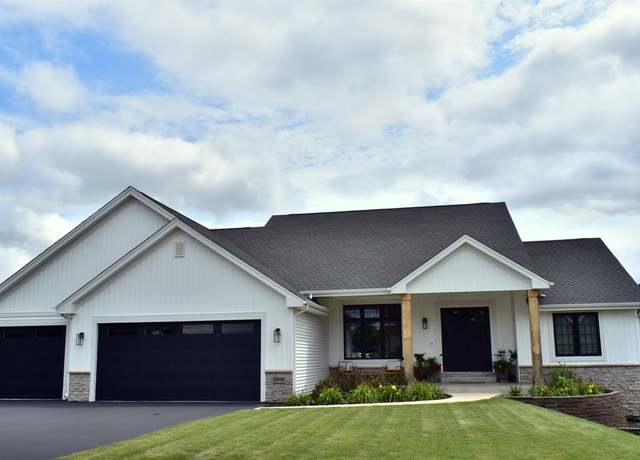 Property at 12029 Granite Court Ct, Rockton, IL 61072, 3 beds, 2.5 baths