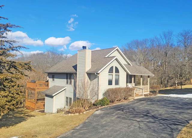 Property at 11 Washburne Ln, Galena, IL 61036, 3 beds, 3.5 baths