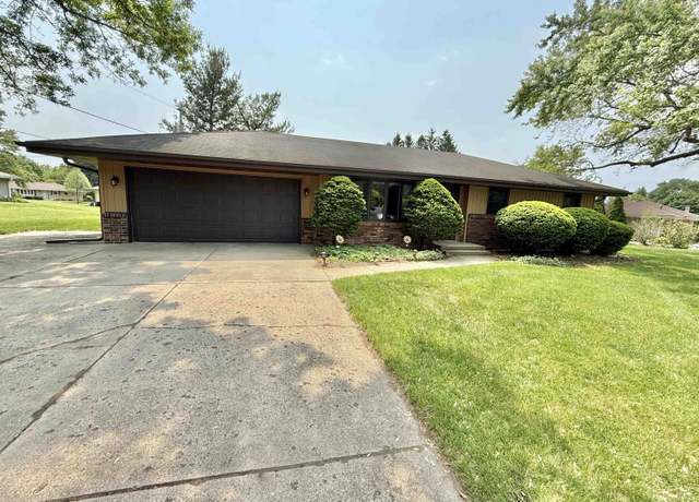 Property at 647 Poppy Dr, Machesney Park, IL 61115, 3 beds, 2 baths
