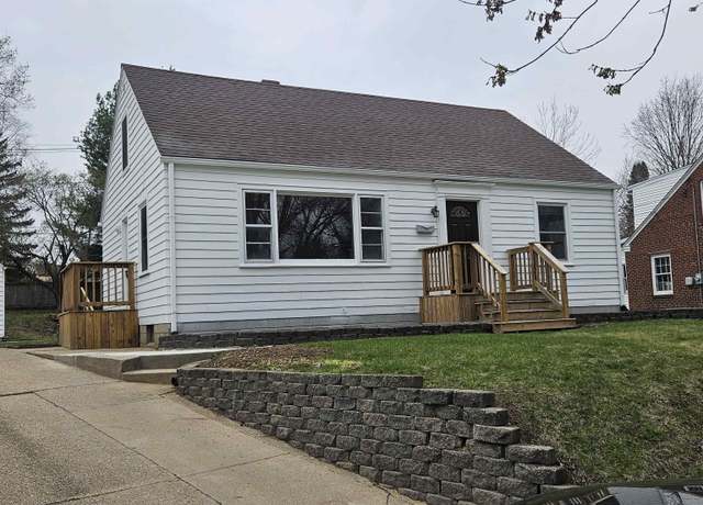 Property at 1907 Arizona Ave, Rockford, IL 61108, 3 beds, 1 bath