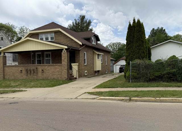 Property at 910 S Chicago Ave Ave, Freeport, IL 61032, 3 beds, 2 baths