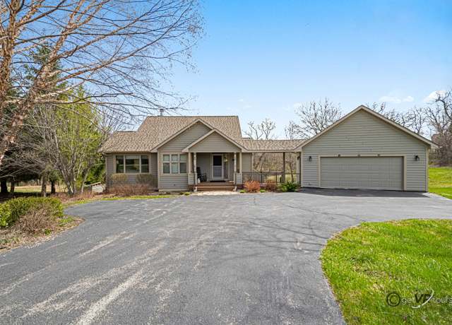 Property at 5 Black Oak Trl, Galena, IL 61036, 3 beds, 3.5 baths