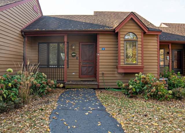 Property at 18 Oak Glen Dr, Galena, IL 61036, 2 beds, 2 baths