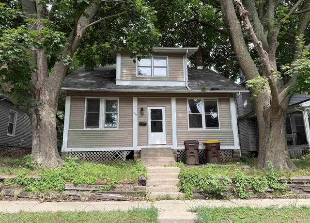 Property at 1327 S Walnut Ave, Freeport, IL 61032, 3 beds, 1 bath