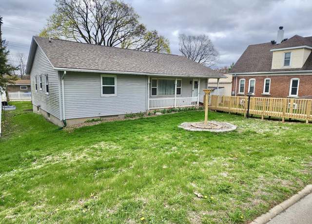 Property at 1509 Chicago Ave, Savanna, IL 61074, 3 beds, 1.5 baths