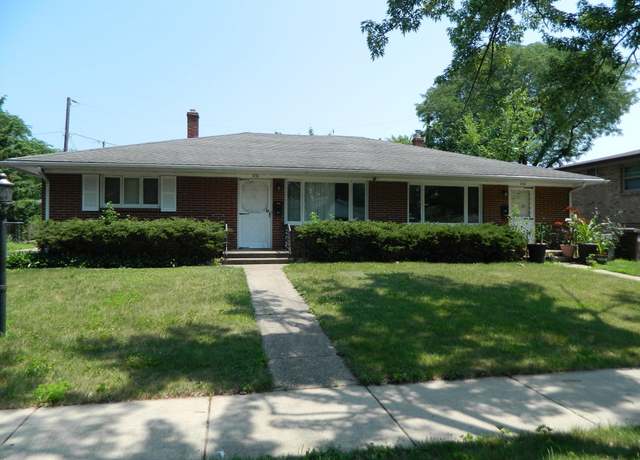 Property at 4132 Crosby St, Rockford, IL 61107, 5 beds, 3 baths