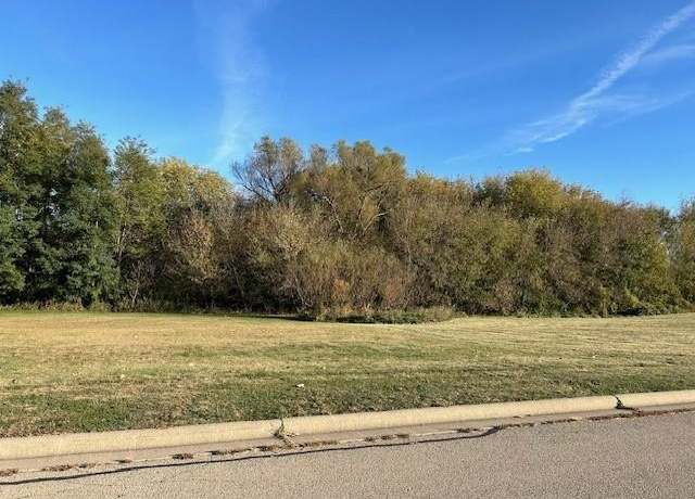 Property at 1051 Shimer Dr, Freeport, IL 61032