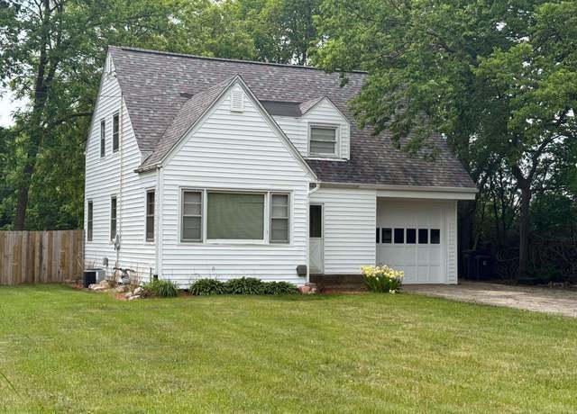 Property at 5223 Glen Dr, Roscoe, IL 61073, 3 beds, 1.5 baths