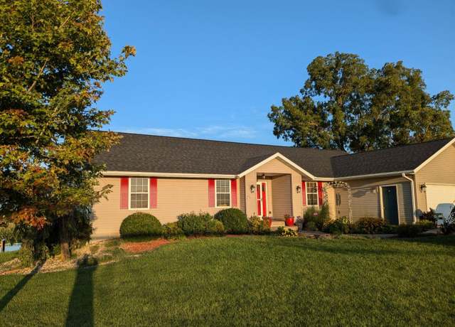 Property at 720 Smit Rd, Prophetstown, IL 61277, 4 beds, 3.5 baths