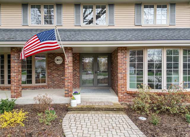 Property at 1764 Foxwood Ct, Rockford, IL 61107, 5 beds, 3.5 baths