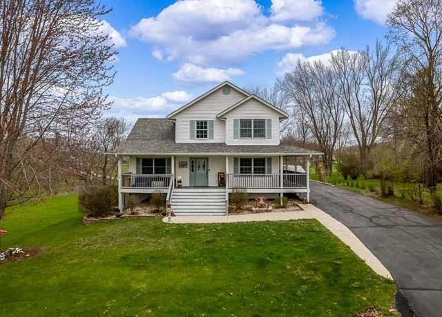 Property at 1024 Lake Summerset Rd, Davis, IL 61019, 5 beds, 2.5 baths