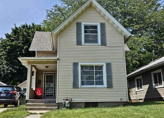 Property at 1313 20th St, Rockford, IL 61104, 3 beds, 1 bath