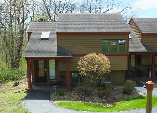 Property at 8 Spring Crk, Galena, IL 61036, 2 beds, 2 baths