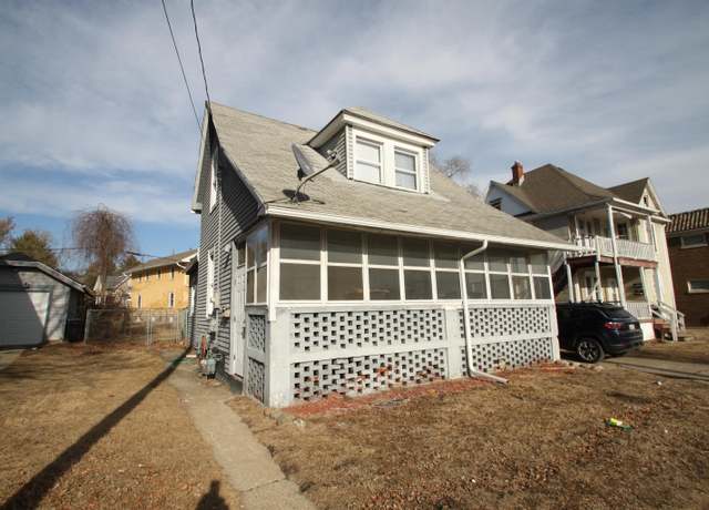 Property at 1904 Charles St, Rockford, IL 61104, 3 beds, 1 bath
