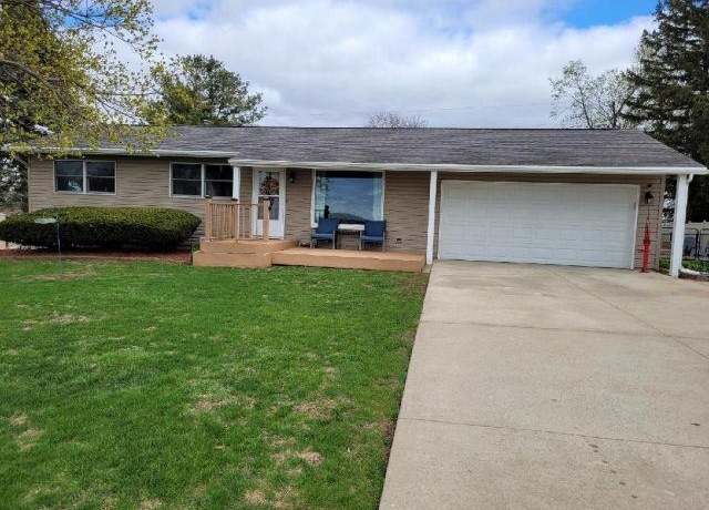 Property at 3397 Hilldale Dr, Freeport, IL 61032, 3 beds, 1.5 baths