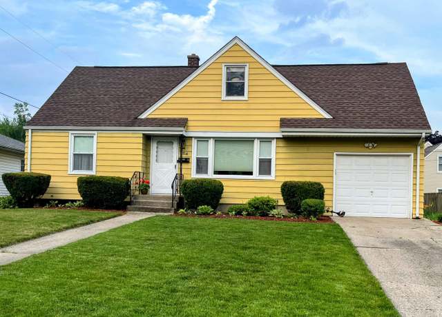 Property at 2114 25th St, Rockford, IL 61108, 4 beds, 1 bath