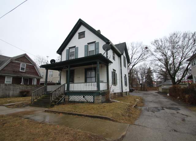 Property at 1033 Spafford Ave, Rockford, IL 61107, 3 beds, 1 bath