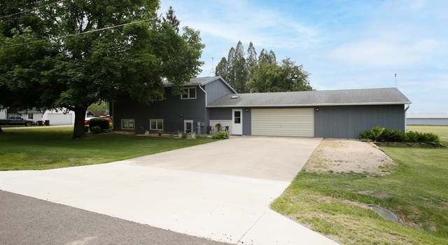 Photo of 301 William St, Lena, IL 61048