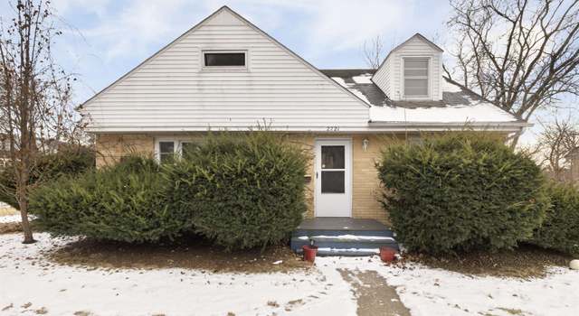 Photo of 2221 Oaklawn Ave, Rockford, IL 61107
