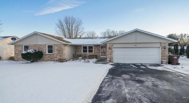 Photo of 685 Darwin Dr, Machesney Park, IL 61115