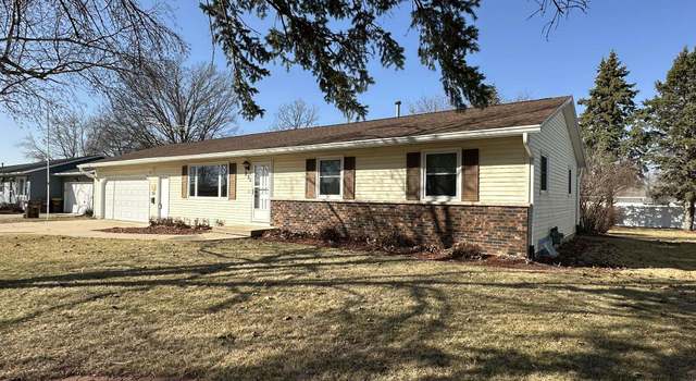 Photo of 231 Hickory Dr Dr, Lena, IL 61048