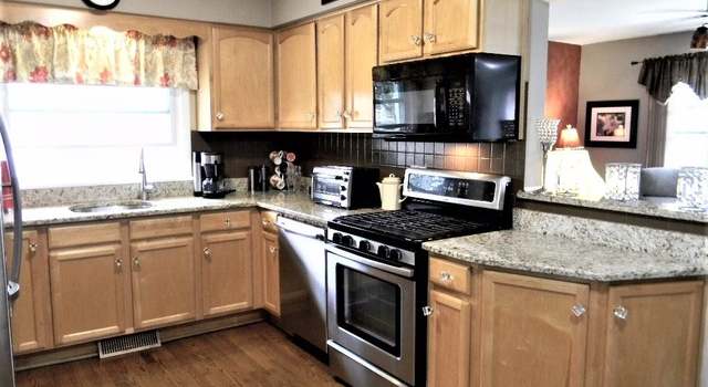 Photo of 3711 Kentucky Dr, Rockford, IL 61108