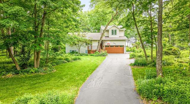 Photo of 384 Orleans Dr, Lake Summerset, IL 61019