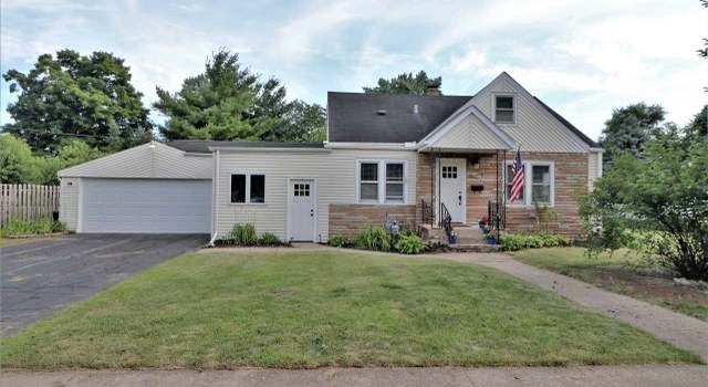 Photo of 529 Parkway Ave, Loves Park, IL 61111