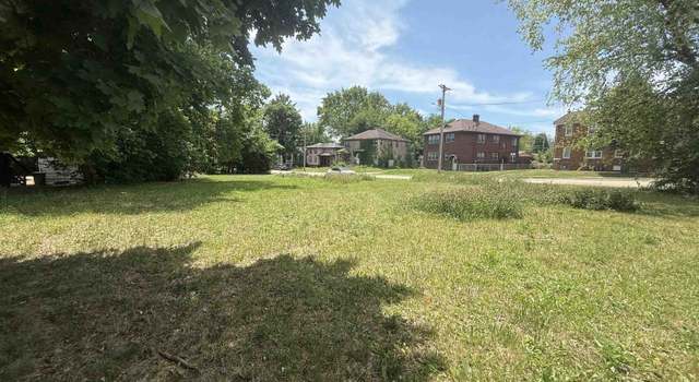 Photo of 2001 Charles St, Rockford, IL 61104