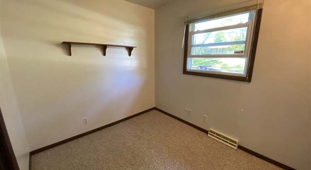 Photo of 5285 Bunker Hill Ct, Loves Park, IL 61111