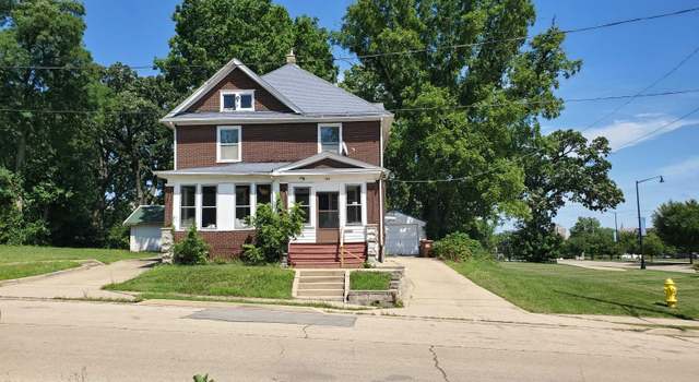 Photo of 115 Oakwood Ave, Rockford, IL 61101