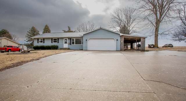 Photo of 241 E South St, Dakota, IL 61018
