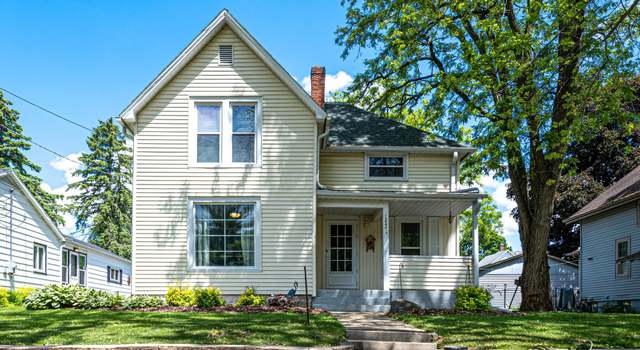 Photo of 1222 W Logan St, Freeport, IL 61032