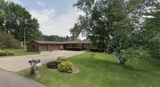 Photo of 2155 Oriole Dr, Freeport, IL 61032