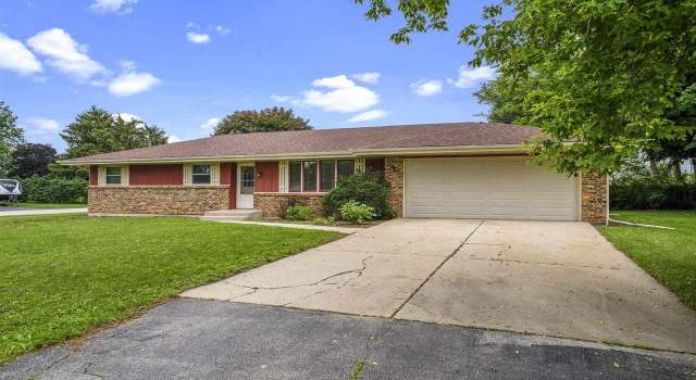 Photo of 9617 Zinnia Dr, Machesney Park, IL 61115