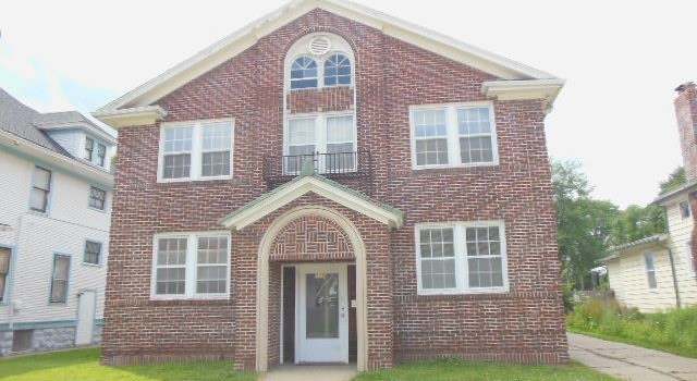Photo of 1124 N Main St, Rockford, IL 61103