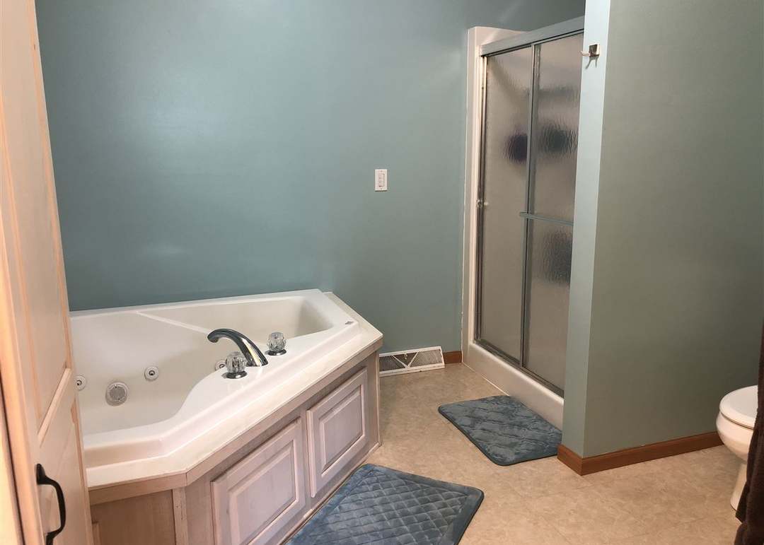 7845 S Tampam (1+ac) Dr, DIXON, IL 61021